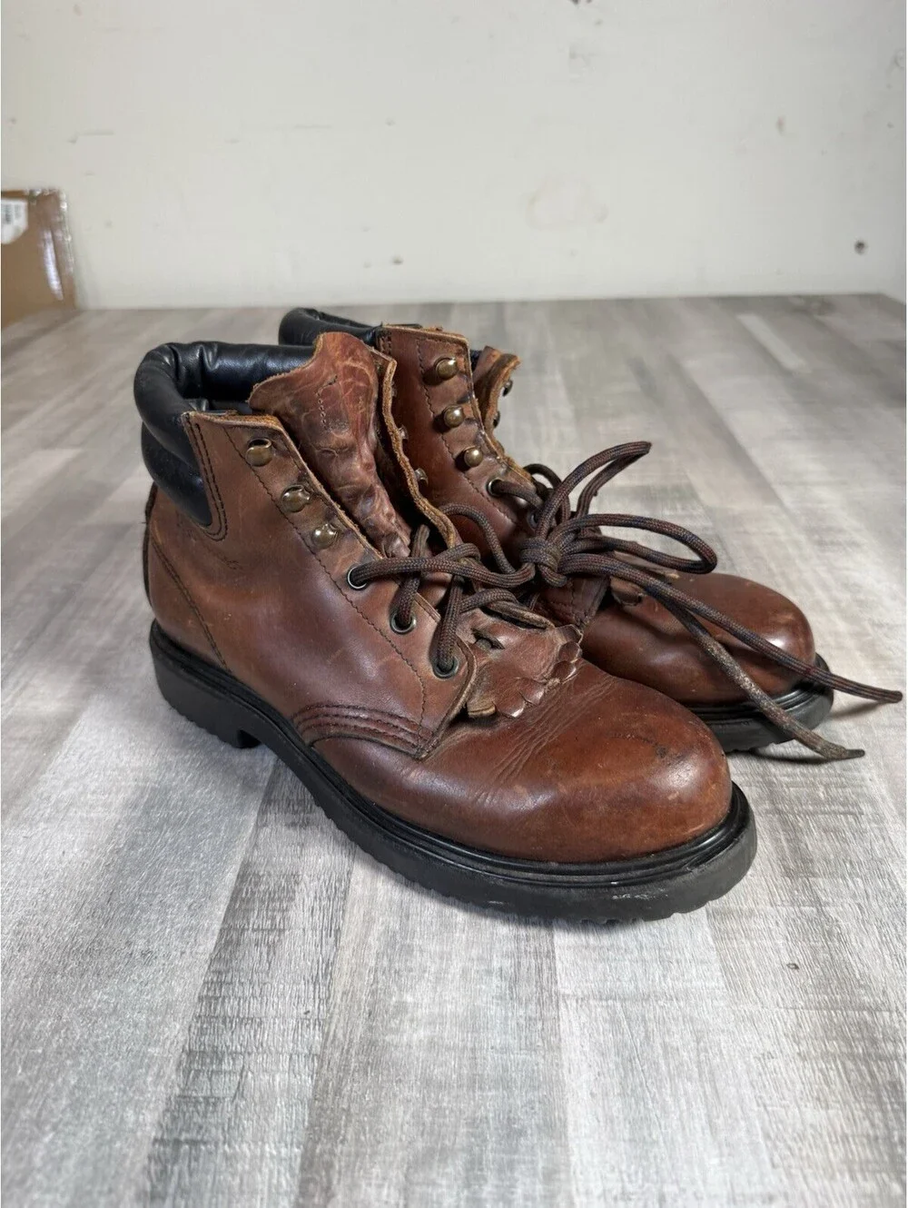 Vintage Red Wings Leather Work Boot Safety Toe Super Sole OR Kiltie Men’s 7.5